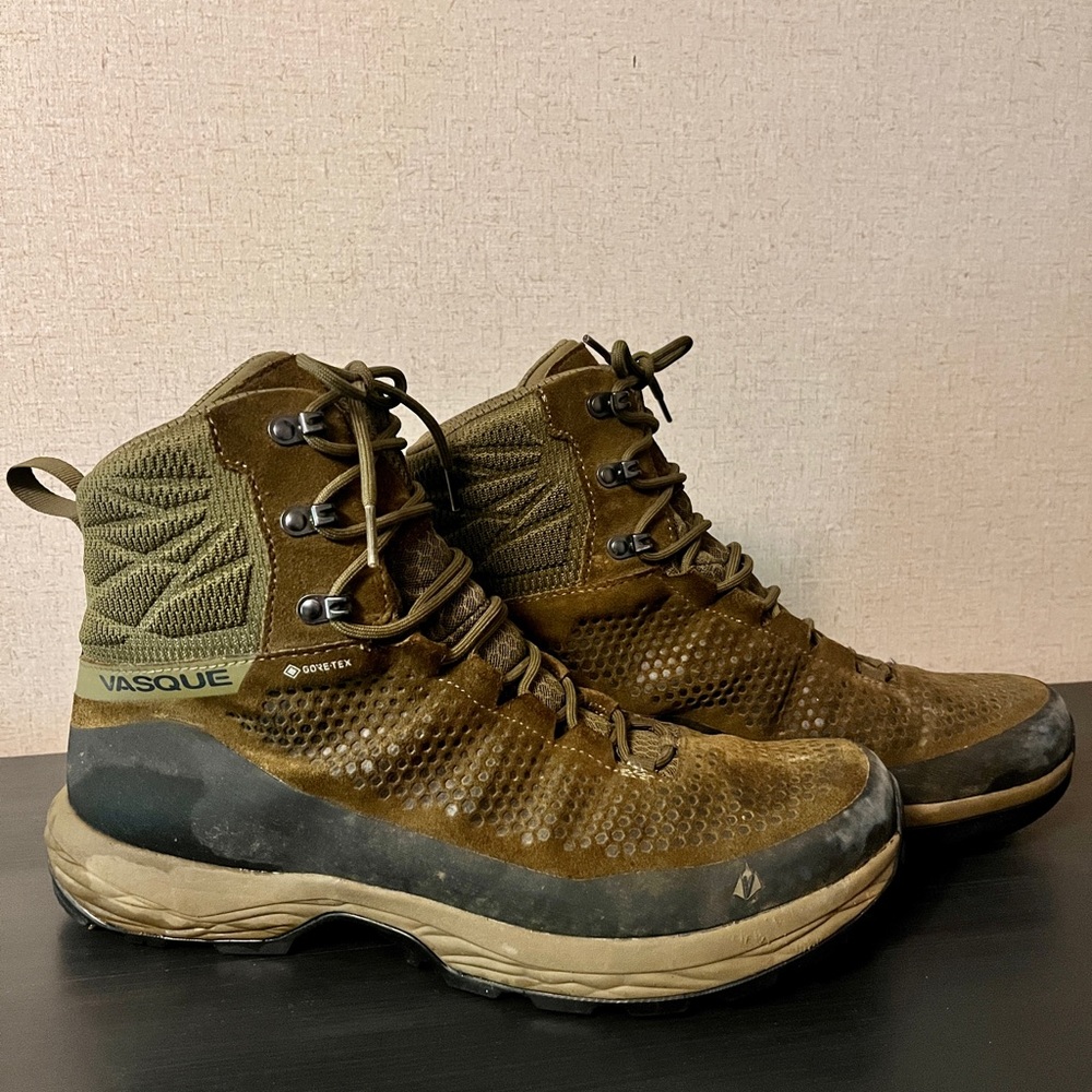 Size 13 Men’s Vasque Torre AT Gore-tex Dark Green & Black Vibram Hiking Boots